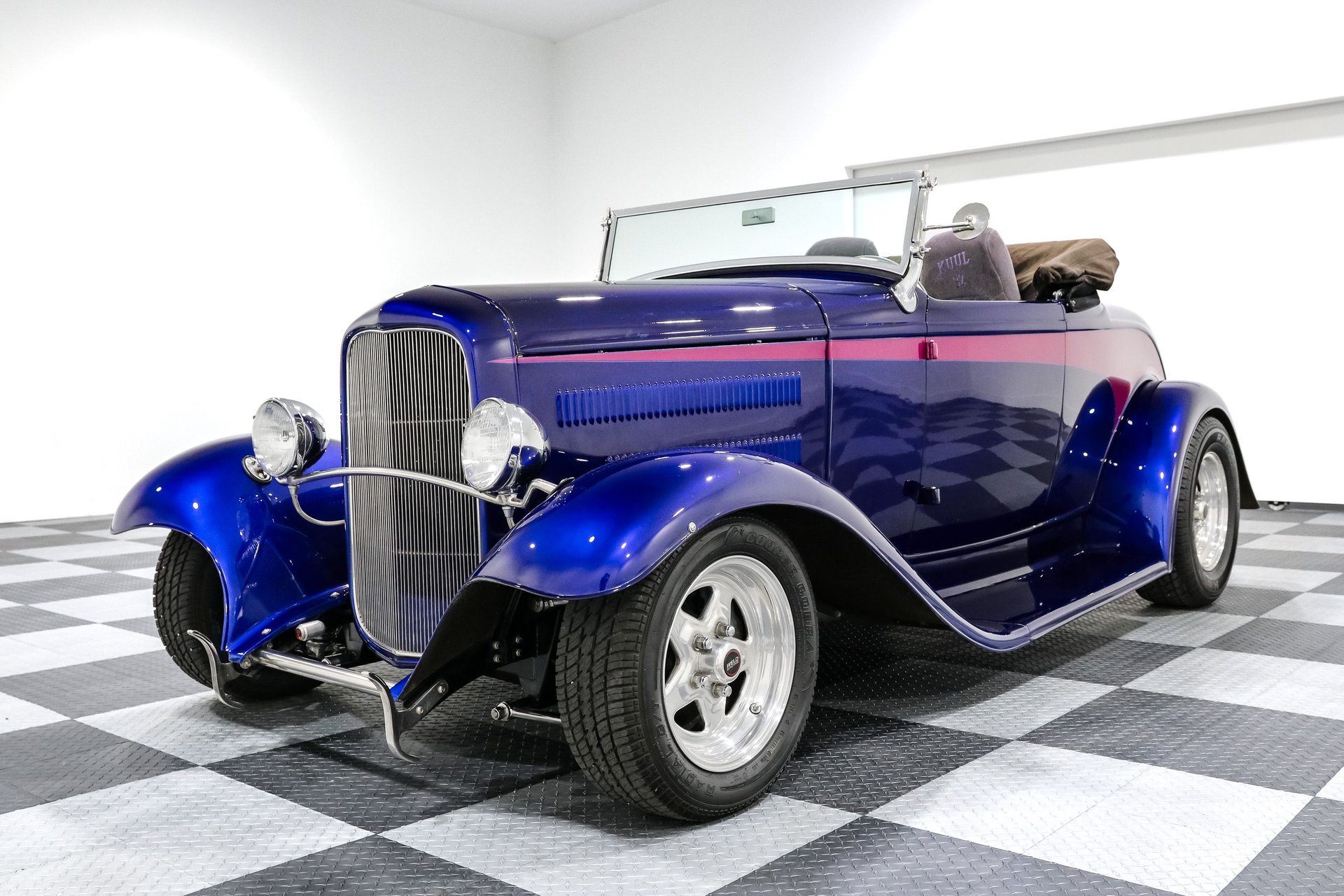 1932-ford-roadster-oy8vptf8