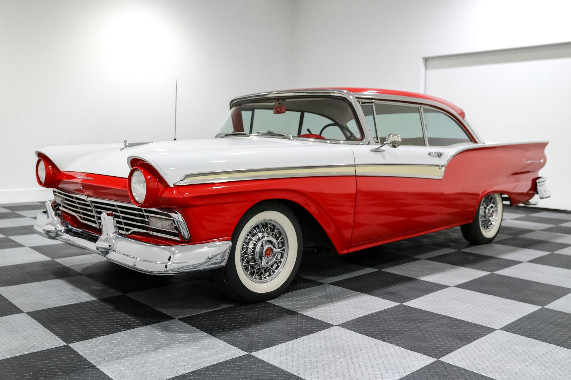 1957-ford-galaxie-fairlane-500-i5khvrrj