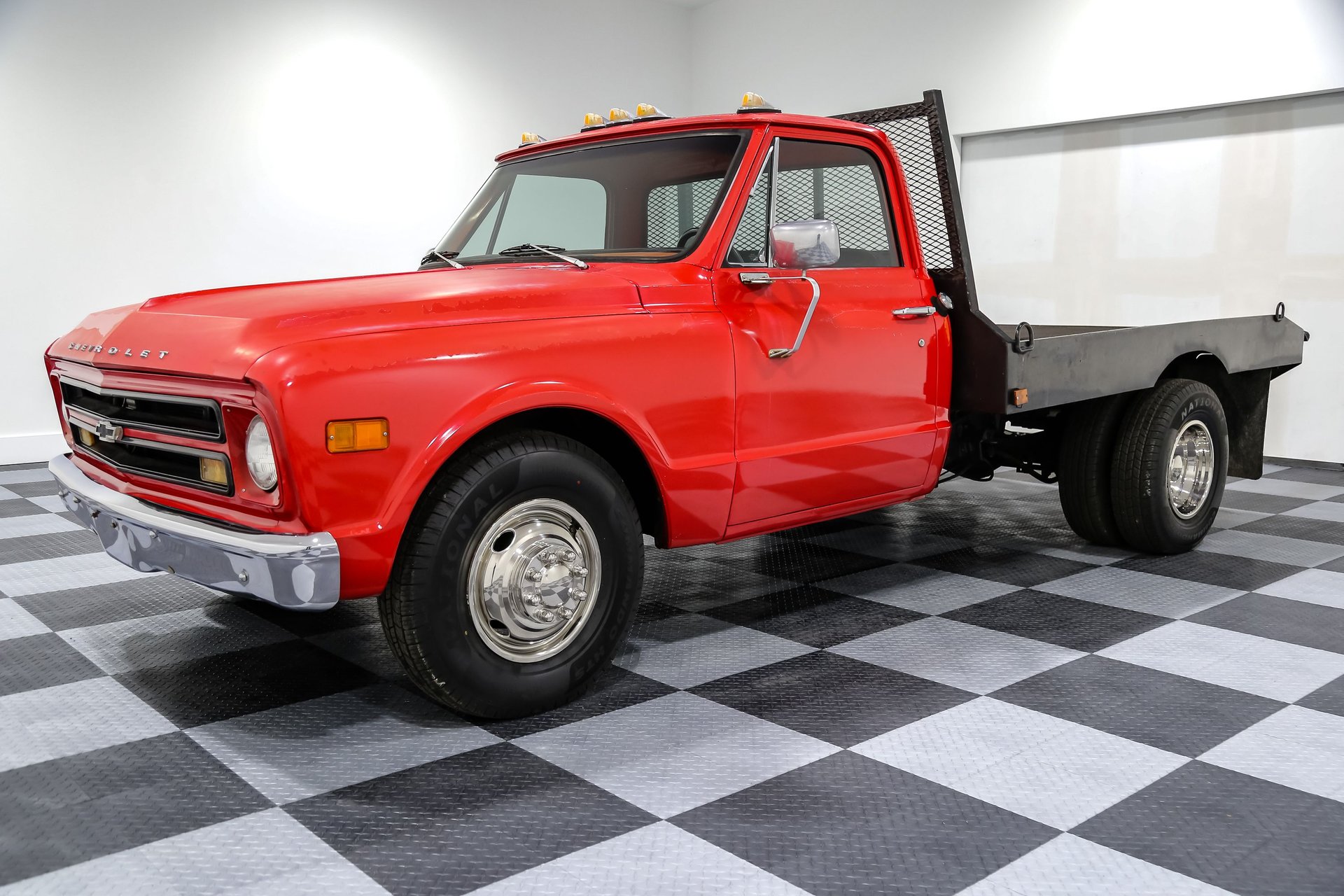 1968-chevrolet-c30-r8rvxawa